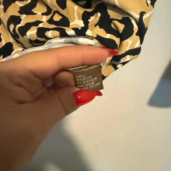 J McLaughlin Top  Womens  Leopard Print  Blouse Size L 3/4 Sleeve - Picture 4 of 5